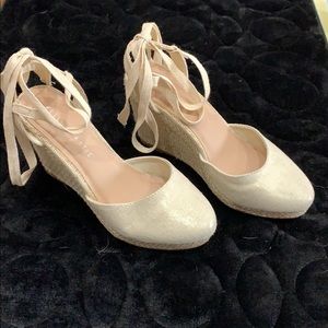 EUC Women’s Lace Up Wedges